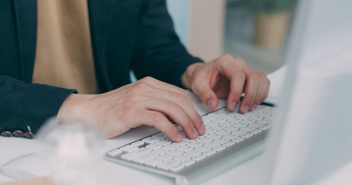 Grammarly Free vs Premium. Detailed Comparison for Bloggers!